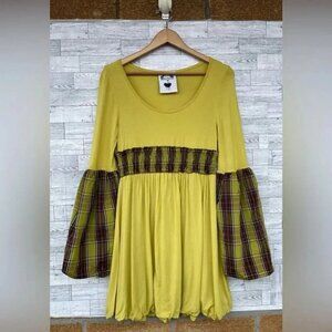 Nuvula plaid bell sleeve bubble hem dress medium